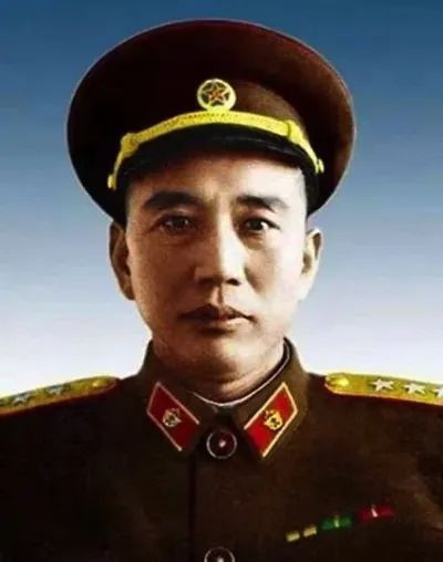 王震将军的这几张老照片,令谁汗颜?