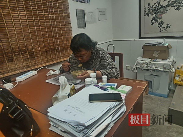 违背张桂梅忠告的女孩们,走出大山后又回到大山