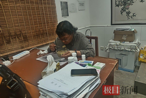 违背张桂梅忠告的女孩们，走出大山后又回到大山
