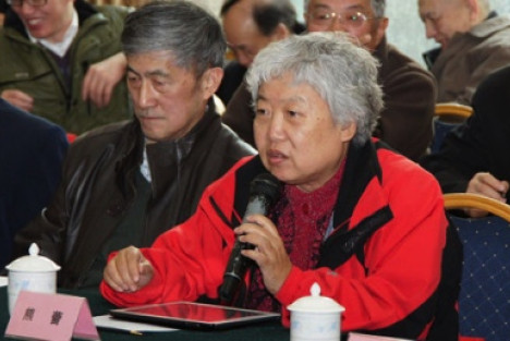 熊蕾：永远不要忘记是毛主席让我们站起来的！