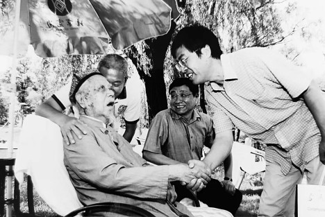 一个编辑眼中的邓力群