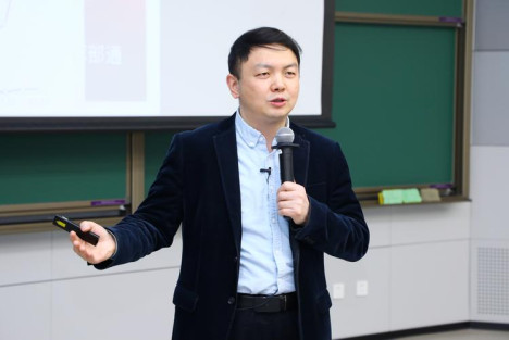 朱安东：世界历史十字路口的资本主义与社会主义