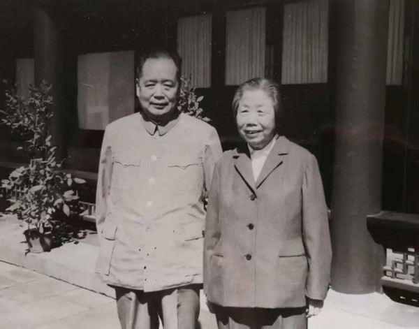 罗挺：回忆邓颖超妈妈对我们晚辈的关怀