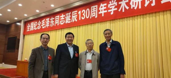 《建国以来毛泽东文稿》编辑团队：领袖著作编辑，定格时代精神