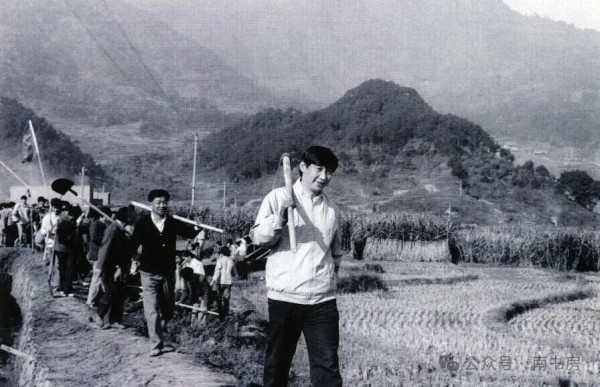 习近平：“我是人民的勤务员”