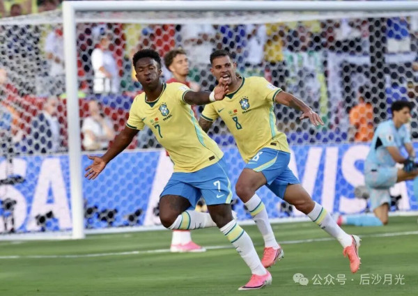 美加墨世界杯：足球和政治！