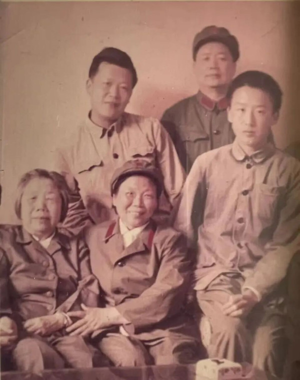 罗挺：回忆邓颖超妈妈对我们晚辈的关怀
