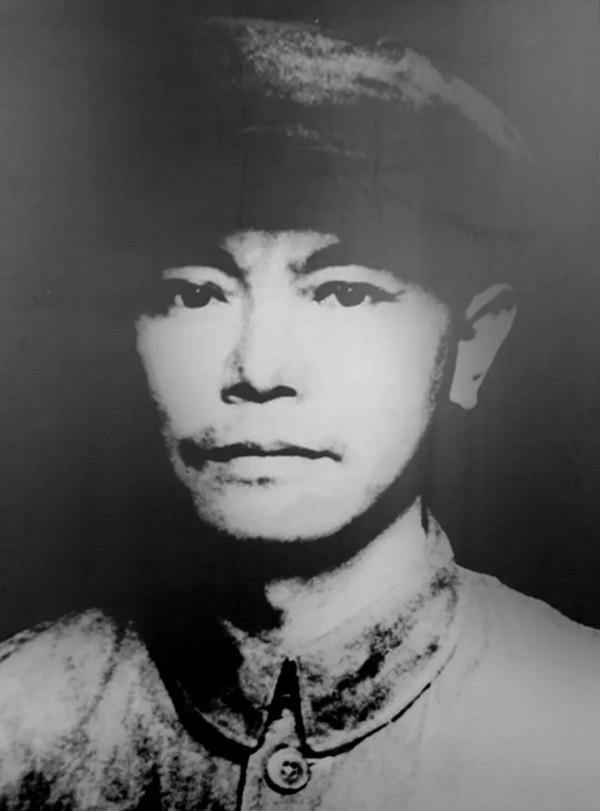 李先念为何称自己是“木匠博士”？