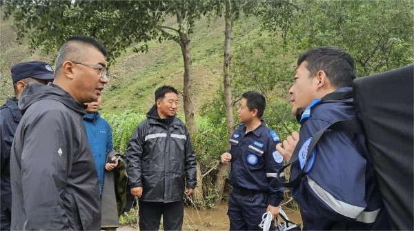 一个为转移群众豁出命来的党委书记