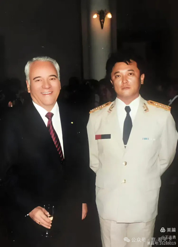 我国驻外武官的一次寸步不让