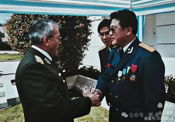 我国驻外武官的一次寸步不让